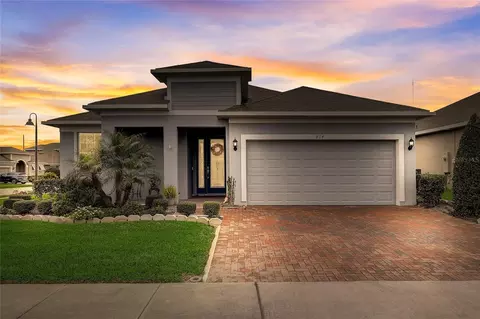 814 Lady Bird Ln, Orange City, FL 32763