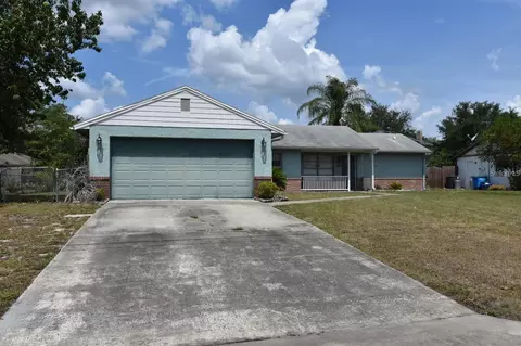 492 Oslo Dr, Deltona, FL 32725