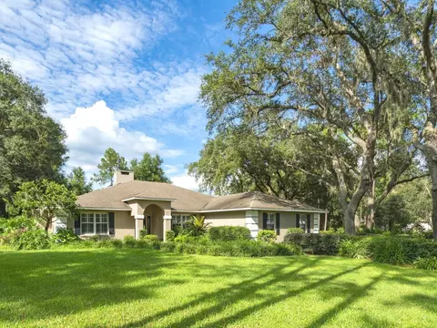 19643 Eaglesview Cir, Umatilla, FL 32784