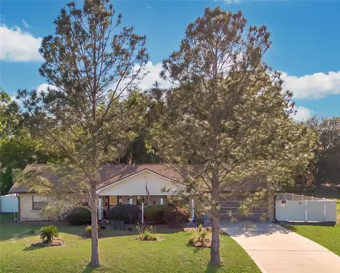 1060 Silver Rd, Ocala, FL 34472