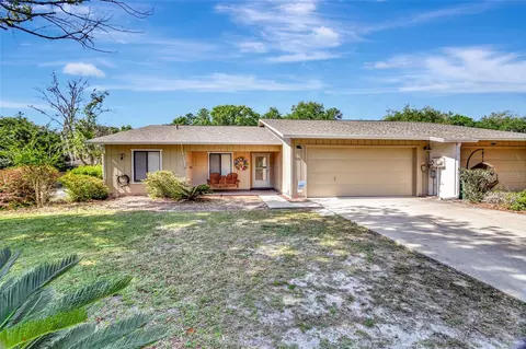 1040 W Village Green Rd, Deland, FL 32720