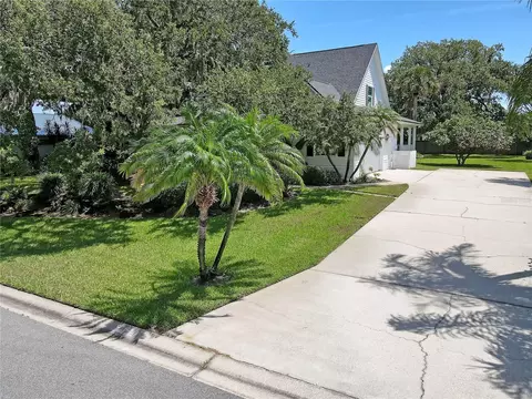 2132 Royal Oaks Dr, Rockledge, FL 32955