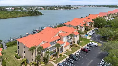 462 Bouchelle Dr #305, New Smyrna Beach, FL 32169