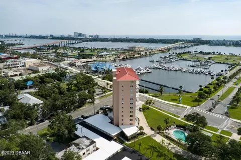 404 S Beach St #103, Daytona Beach, FL 32114