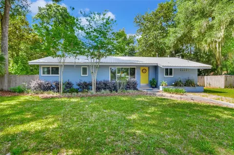806 E Wisconsin Ave, Deland, FL 32724