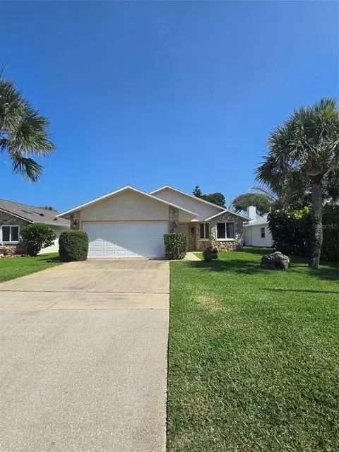 833 E 22nd Ave, New Smyrna Beach, FL 32169