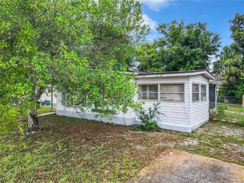 2379 Greenwood St, Deltona, FL 32738
