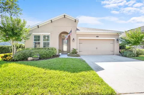 318 W Freesia Ct, Deland, FL 32724