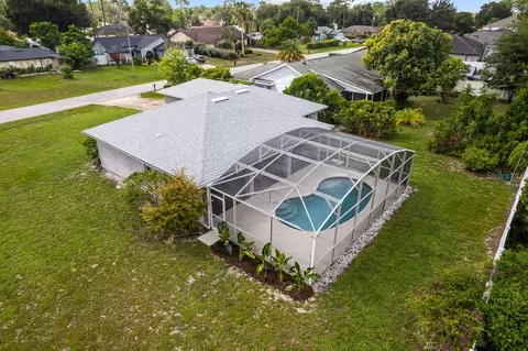 1325 Homeway Ln, Deltona, FL 32738