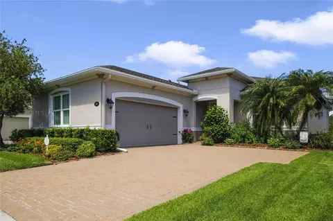 1637 Victoria Gardens Dr, Deland, FL 32724