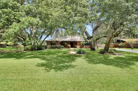 21 Poinsettia Dr, Deland, FL 32724