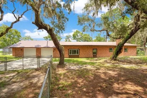 110 Lake Edge Trl, Interlachen, FL 32148