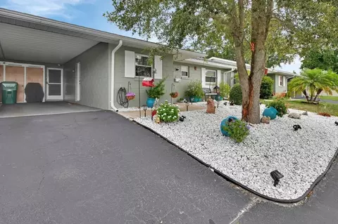 221 Oakleigh Dr #60, Deland, FL 32724