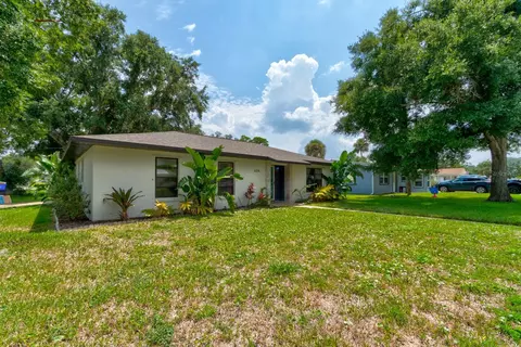 604 Edward St, New Smyrna Beach, FL 32168