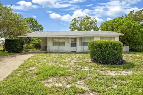 1016 W Patrick Cir, Daytona Beach, FL 32117