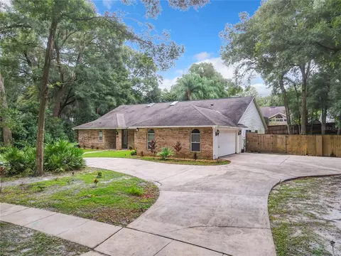1522 Chaucer Ct, Deland, FL 32724