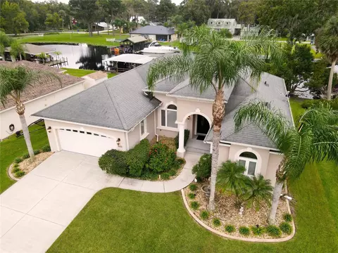 1633 Yellow Brick Rd, Astor, FL 32102