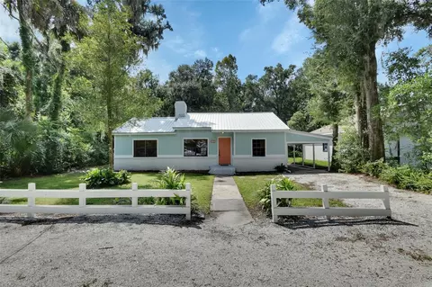 542 W Ohio Ave, Deland, FL 32720