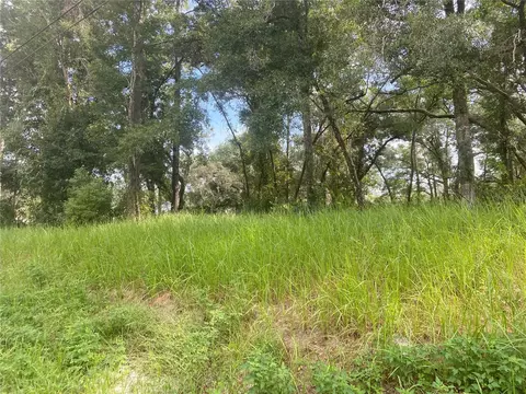S Blue Lake Avenue, Deland, FL 32724