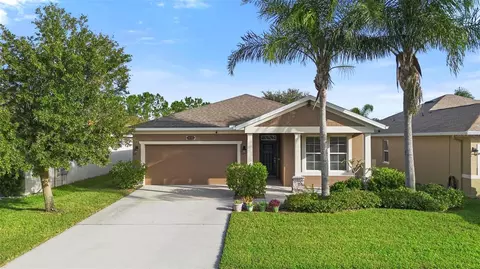 1735 Savannah Ln, Port Orange, FL 32128