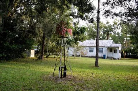 137 Carpenter Ave, Osteen, FL 32764