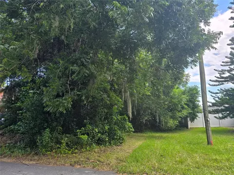 N Duss Street, New Smyrna Beach, FL 32168
