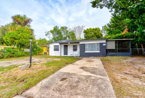 1370 Wright St, Daytona Beach, FL 32117