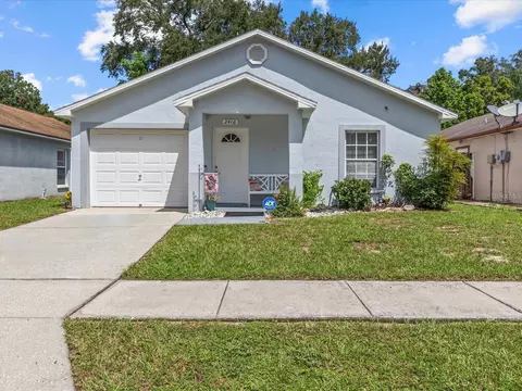 2416 Camden Oaks Pl, Valrico, FL 33594