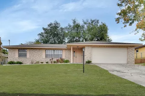 955 W 9th St, Deltona, FL 32725