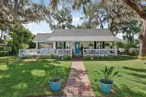 330 W College Ct, Deland, FL 32720