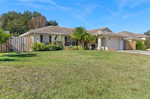 2392 Laredo Dr, Deltona, FL 32738