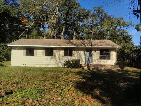 233 E Davis St, De Leon Springs, FL 32130
