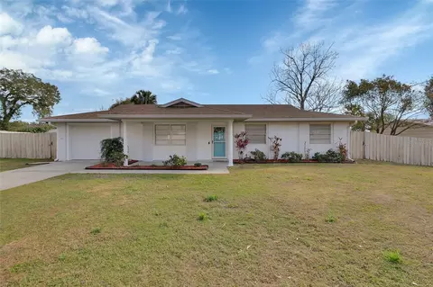 531 Land O Lakes Ct, Deland, FL 32724