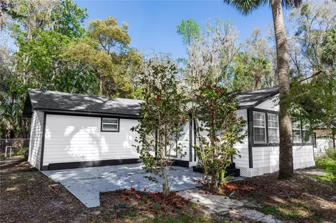 387 Paradise Dr, Deland, FL 32720