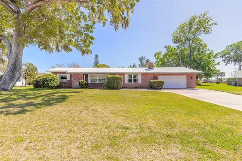 953 Pineapple Rd, South Daytona, FL 32119