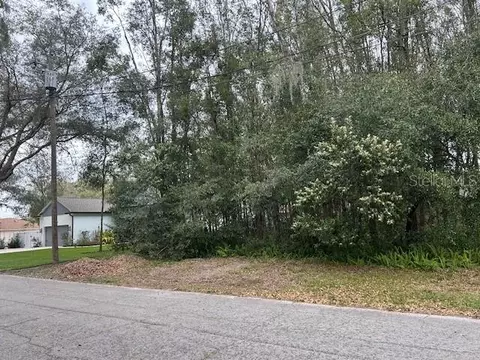 Pennsylvania Avenue W, Lake Helen, FL 32744