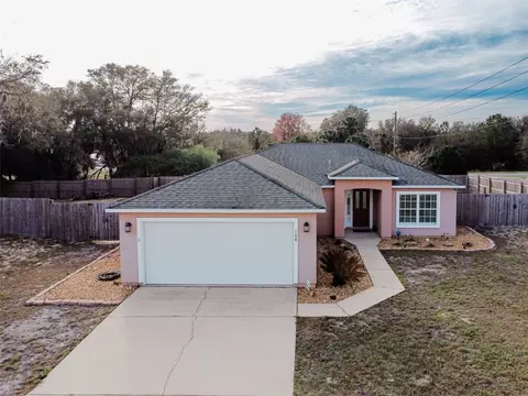 108 Village Dr, Welaka, FL 32193