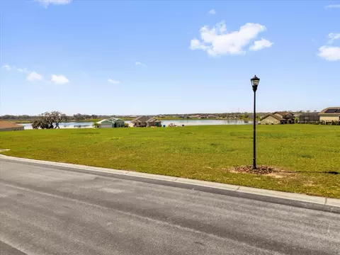 521 Blue Flag Dr, Auburndale, FL 33823