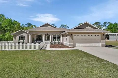 53731 Rivertrace Rd, Astor, FL 32102