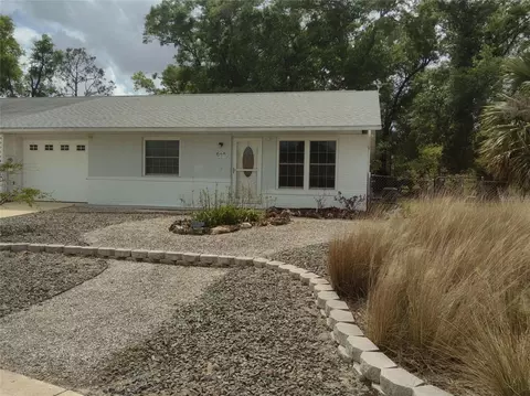910 Hartford Dr, Deland, FL 32724