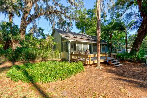 5570 Park Ave, De Leon Springs, FL 32130