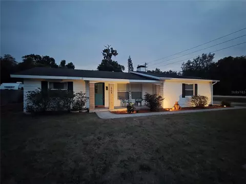 2204 Poinsettia Ln, Deland, FL 32724