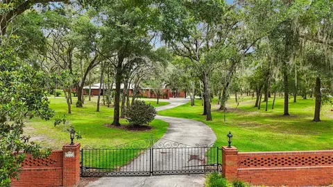 2221 Oak Hill Dr, Deland, FL 32720