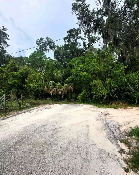 811 W Lisbon Pkwy, Deland, FL 32720
