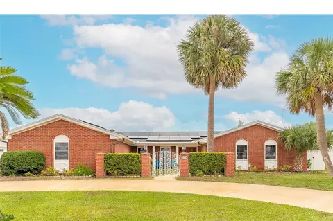 2724 N Halifax Ave, Daytona Beach, FL 32118