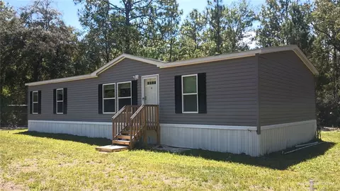 131 Franklin Dr, Hawthorne, FL 32640