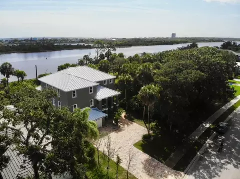 223 S Riverwalk Dr, Palm Coast, FL 32137