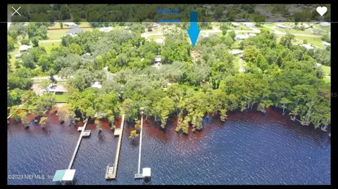 329 Riviera Dr, Crescent City, FL 32112