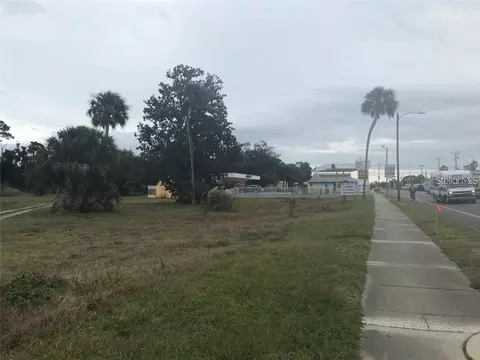 106 Lamont St, Edgewater, FL 32132 photo 5