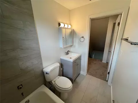 Bath - 722 65th Ave E, Bradenton, FL 34203 photo 4 of 4
